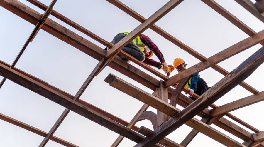 Expert Emergency Roof Repairs services in Bridgeport, MI